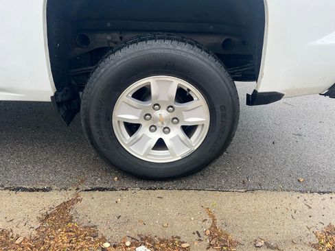 Used 2018 Chevrolet Silverado 1500 LT w/ All Star Edition AWD/4WD image 12