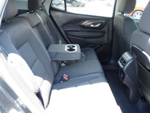 Used 2024 GMC Terrain SLE w/ Elevation Edition FWD image 18