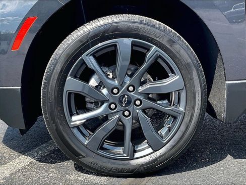 Used 2023 Chevrolet Equinox RS AWD/4WD image 7