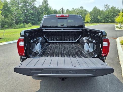 New 2025 GMC Canyon Elevation image 5