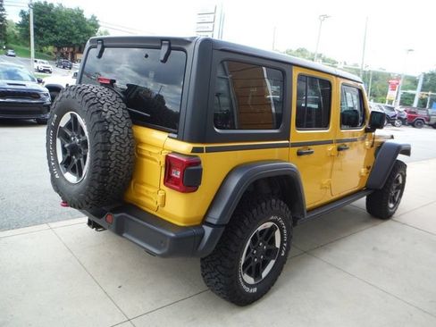 Used 2021 Jeep Wrangler Unlimited Rubicon w/ Dual Top Group AWD/4WD image 12