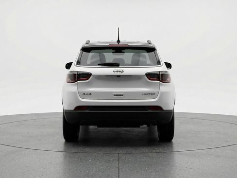 Used 2025 Jeep Compass Limited image 7