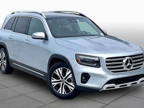 Used 2025 Mercedes-Benz GLB 250 image 3