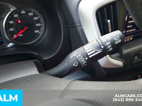 Used 2024 GMC Terrain SLE image 34