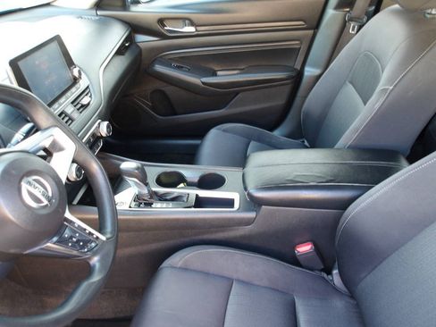 Used 2019 Nissan Altima 2.5 S FWD image 16