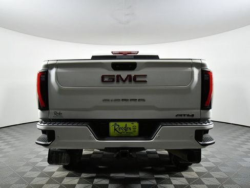 Used 2025 GMC Sierra 2500 AT4 w/ AT4 Premium Plus Package image 12