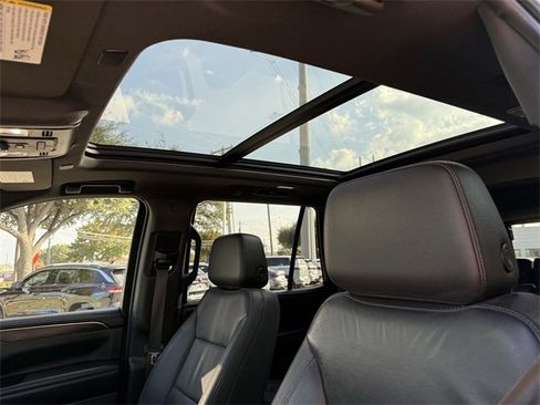 Used 2022 Chevrolet Tahoe Z71 image 21