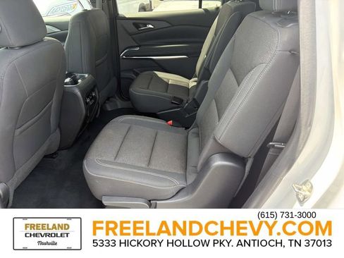 Used 2024 Chevrolet Traverse LT FWD image 17