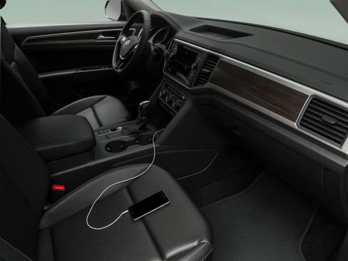 Used 2018 Volkswagen Atlas SE FWD image 32