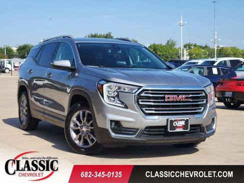 Used 2024 GMC Terrain SLT FWD image 1