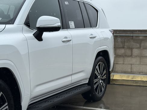 New 2026 Lexus LX 600 4WD w/ Luxury Package image 8
