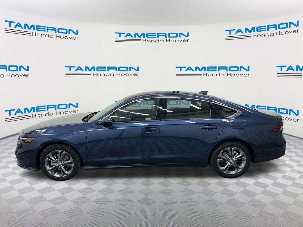 Used 2024 Honda Accord EX image 2