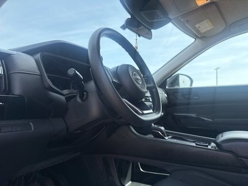 Used 2023 Nissan Pathfinder S image 35