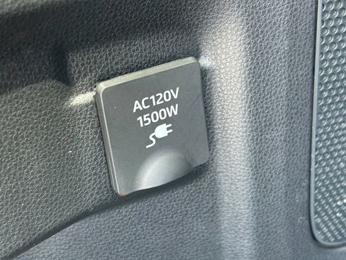 Used 2023 Toyota Highlander Platinum FWD image 18