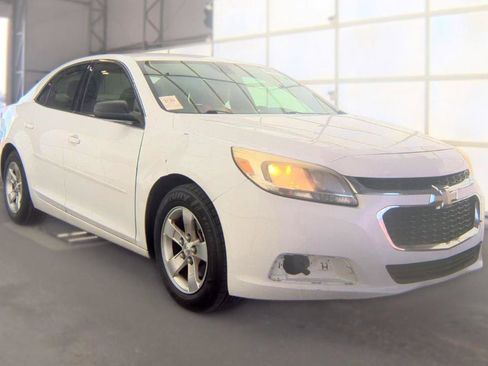 Used 2015 Chevrolet Malibu LS w/ Protection Package FWD image 3