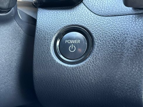 Used 2025 Toyota Camry SE FWD image 23