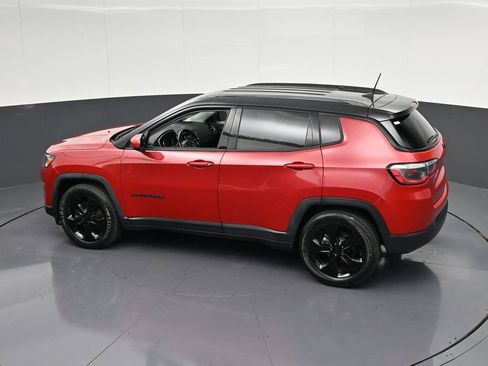 Used 2019 Jeep Compass Latitude FWD image 27
