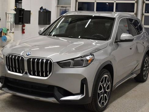 Used 2025 BMW X1 xDrive28i image 9