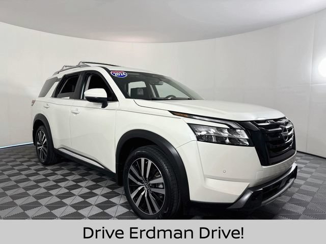 Certified 2024 Nissan Pathfinder Platinum w/ Black Appearance Package FWD image 1