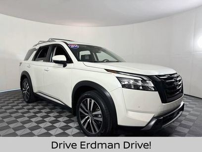 Certified 2024 Nissan Pathfinder Platinum w/ Black Appearance Package