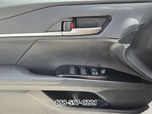 Used 2025 Toyota Camry SE FWD image 31