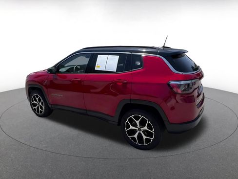 Used 2025 Jeep Compass Limited AWD/4WD image 9