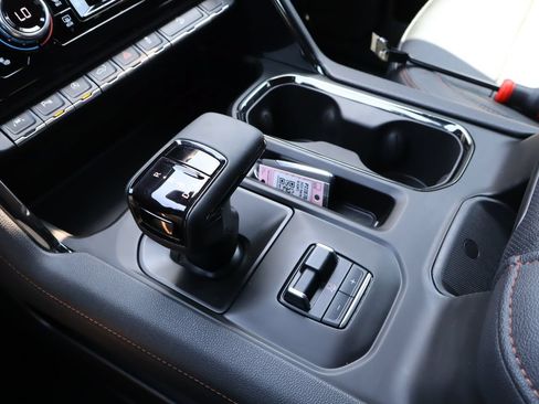 Used 2023 GMC Sierra 1500 AT4 w/ AT4 Premium Package AWD/4WD image 27