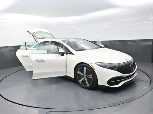 Used 2022 Mercedes-Benz EQS 450+ 450 image 32