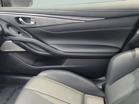 Used 2019 INFINITI Q60 3.0t Luxe AWD/4WD image 13