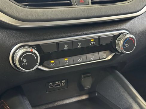 Used 2019 Nissan Altima 2.5 SR FWD image 40