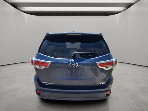 Used 2014 Toyota Highlander XLE AWD/4WD image 4