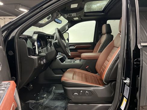 New 2026 GMC Sierra 3500 Denali Ultimate w/ LPO, Black Badging Package AWD/4WD image 9