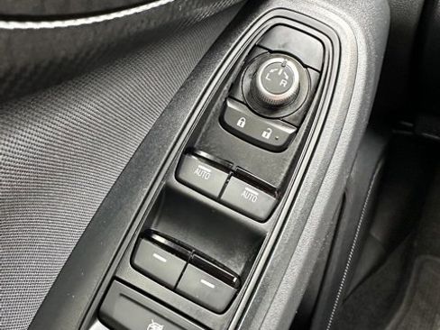 Used 2023 Subaru Crosstrek 2.0i Premium image 18