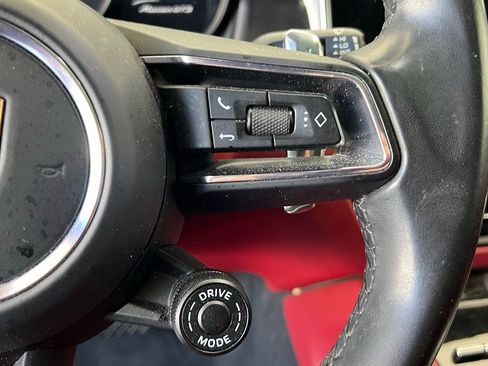 Certified 2022 Porsche Macan GTS image 9