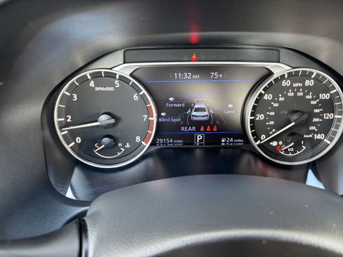 Used 2025 Nissan Altima 2.5 SV FWD image 41