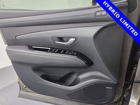 Used 2025 Hyundai Tucson Limited image 38