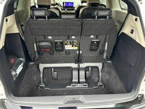 Certified 2025 Toyota Sienna Platinum AWD/4WD image 27