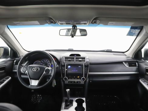 Used 2013 Toyota Camry SE image 13