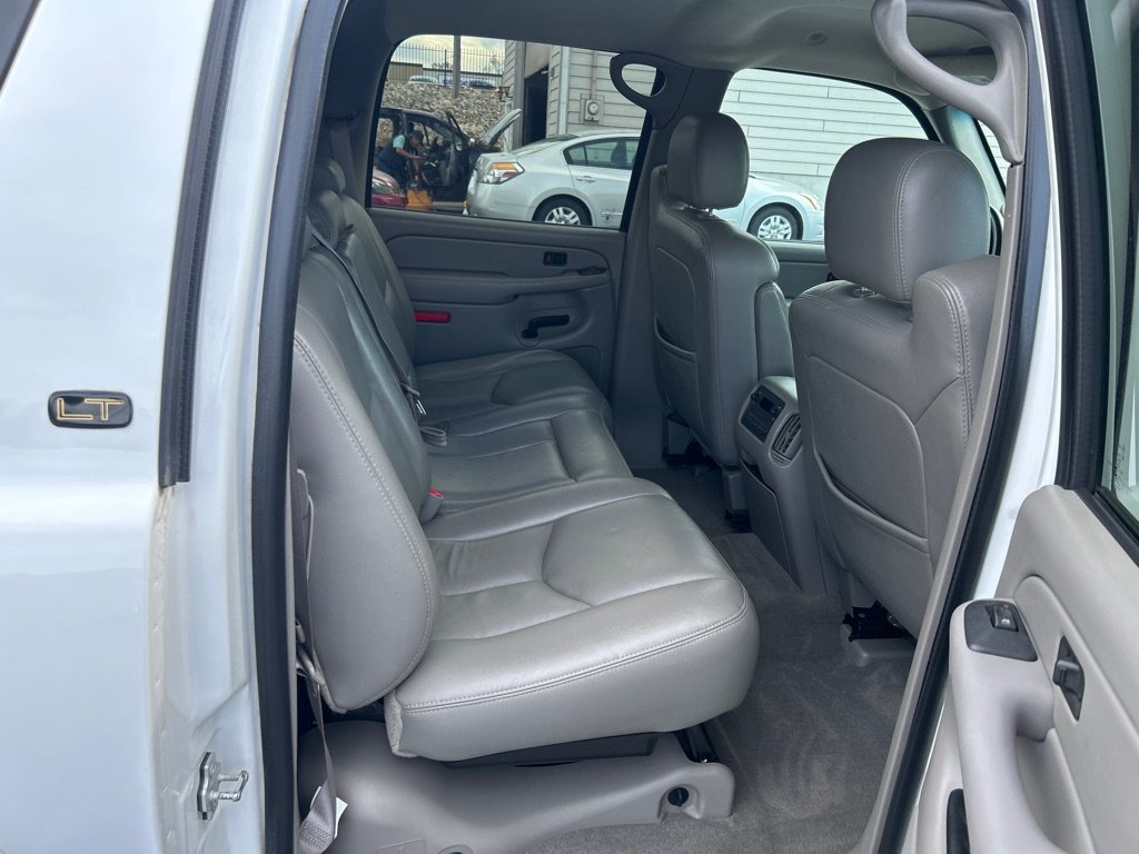 Used 2005 Chevrolet Avalanche LT w/ Preferred Equipment Group RWD image 11