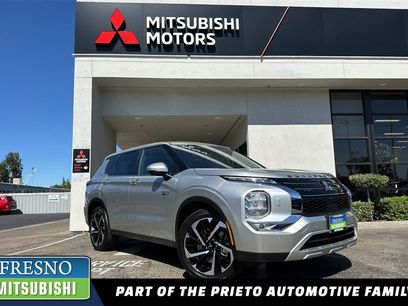 New 2025 Mitsubishi Outlander SE