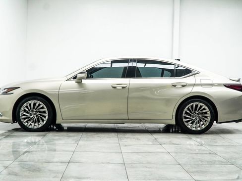 Used 2022 Lexus ES 350 Ultra Luxury w/ Accessory Package 2 FWD image 10