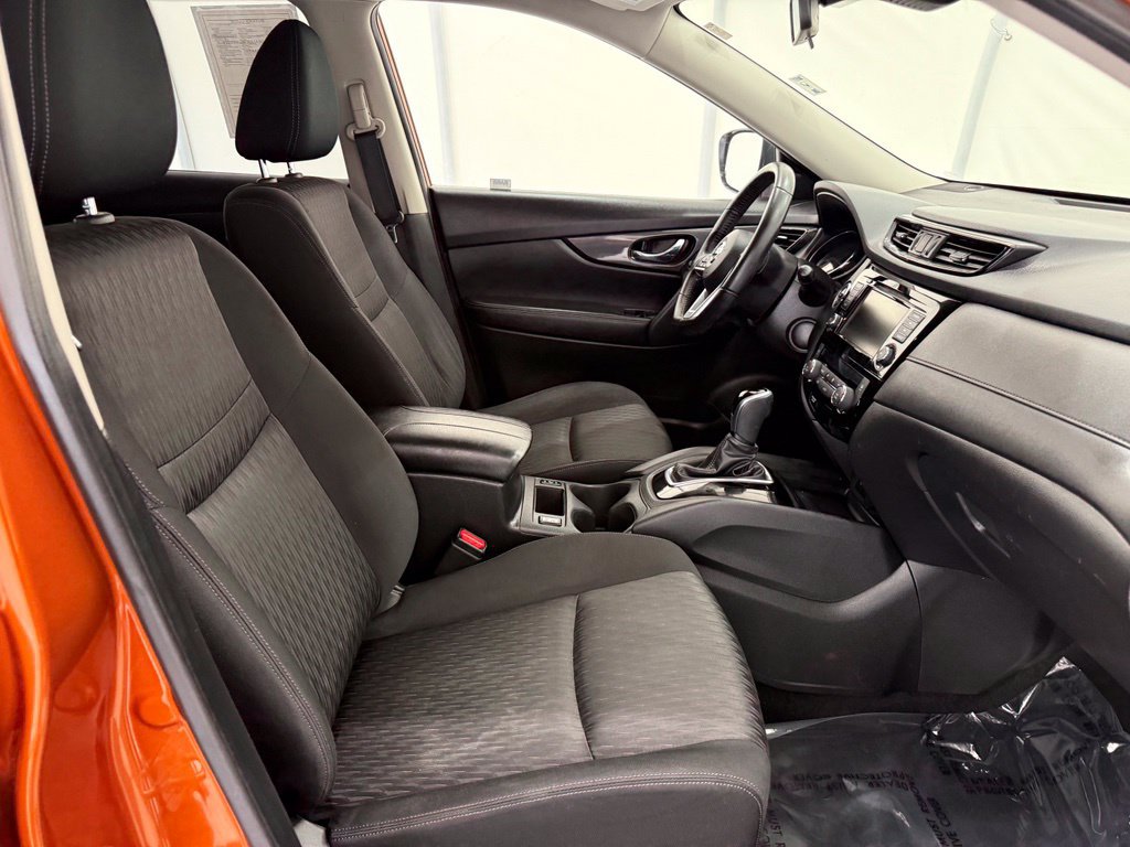 Used 2020 Nissan Rogue SV FWD image 21