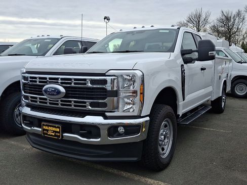 New 2025 Ford F350 XL w/ XL Chrome Package image 3