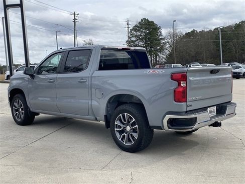 Used 2024 Chevrolet Silverado 1500 LT image 3