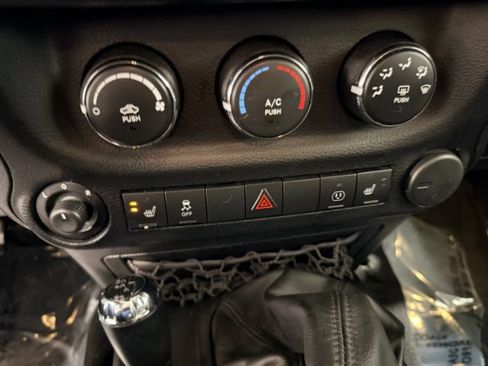 Used 2013 Jeep Wrangler Unlimited Sport AWD/4WD image 37