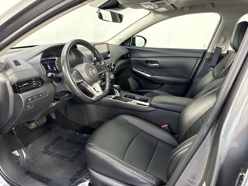 Used 2023 Nissan Sentra SR w/ SR Premium Package FWD image 5