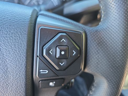 Used 2017 Toyota Tacoma TRD Sport w/ Tow Package AWD/4WD image 17