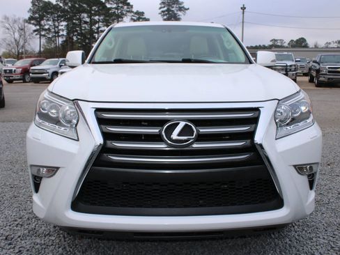 Used 2019 Lexus GX 460 Premium w/ Premium Package image 5