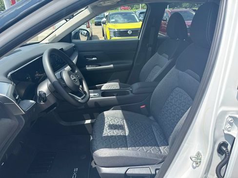 New 2026 Nissan Kicks SV w/ SV Premium Package AWD/4WD image 9