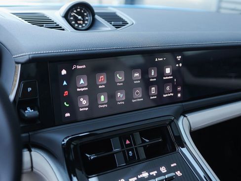 New 2025 Porsche Panamera 4 image 25